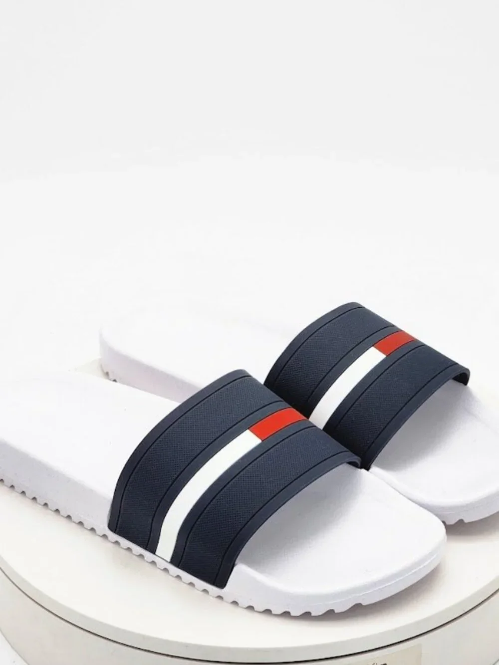 Tommy Hilfiger Redder Men’s Size 11 M White Navy Red Logo Slide Sandals